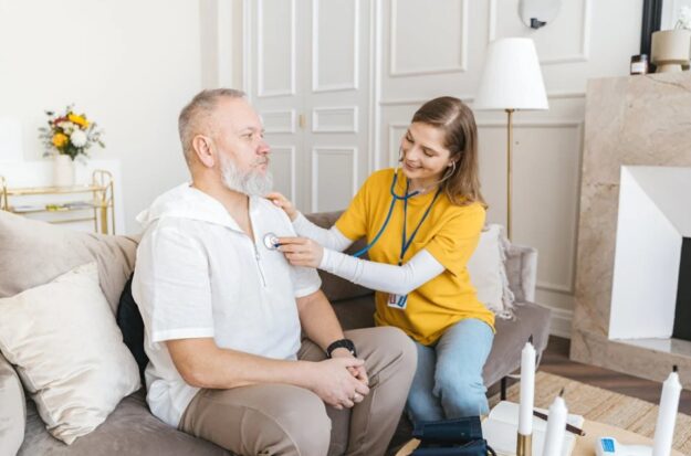 lavoro cura domicilio quali rischi possono insorgere