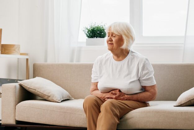 rimedi naturali contro la stitichezza negli anziani